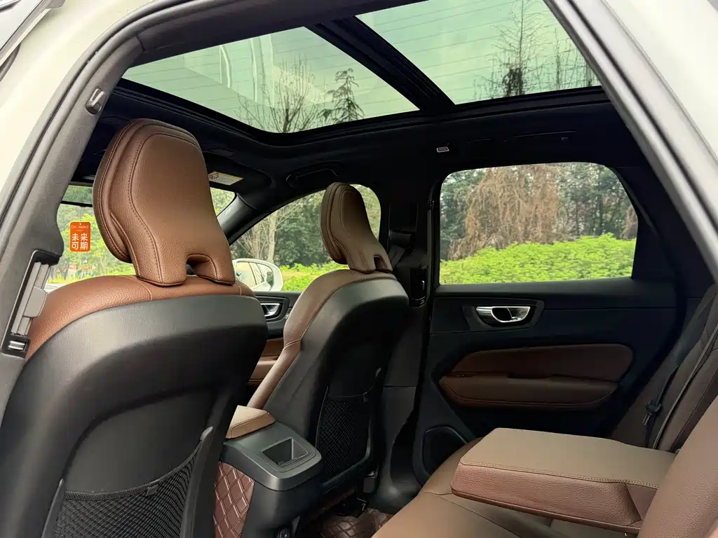 Volvo XC60 2023 B5 four-wheel drive Zhiyi Luxury Edition купить на сайте DeffCars
