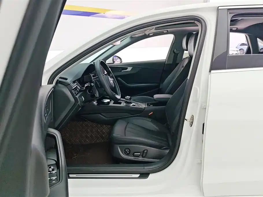 Audi A4L 2022 40 TFSI Fashionable and Elegant купить на сайте DeffCars