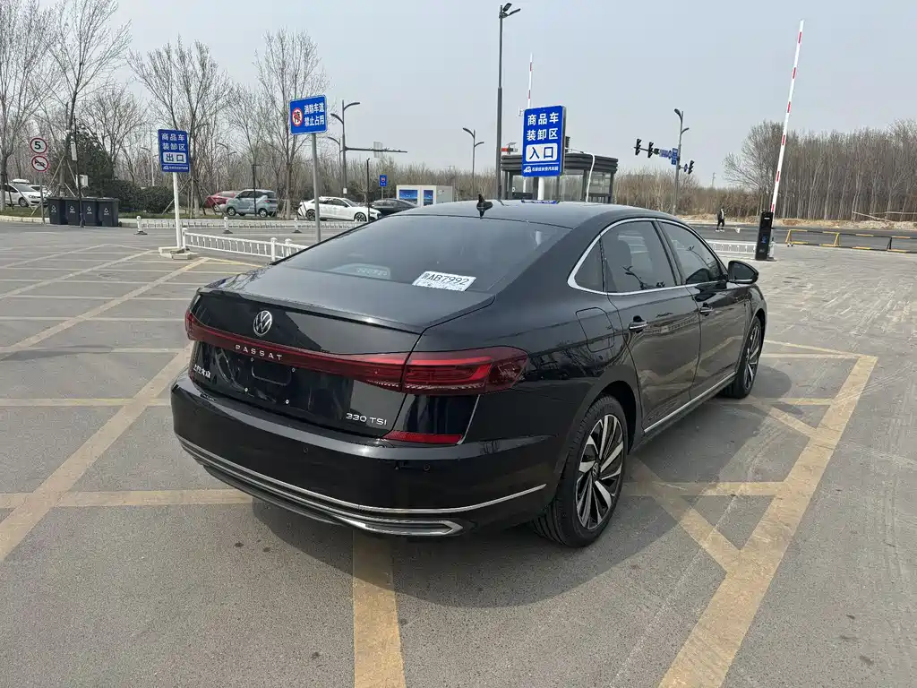 Passat 2022 330TSI Deluxe Edition купить на сайте DeffCars