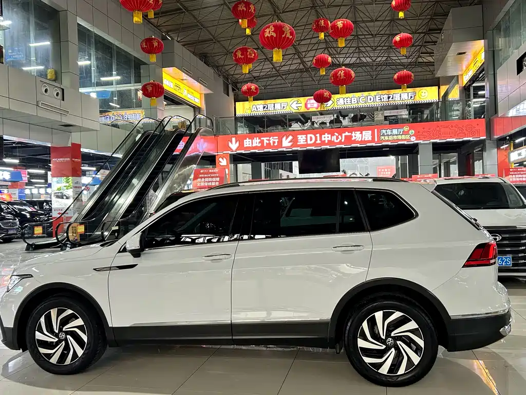 Tiguan L 2023 300TSI automatic two-wheel drive smart version купить на сайте DeffCars