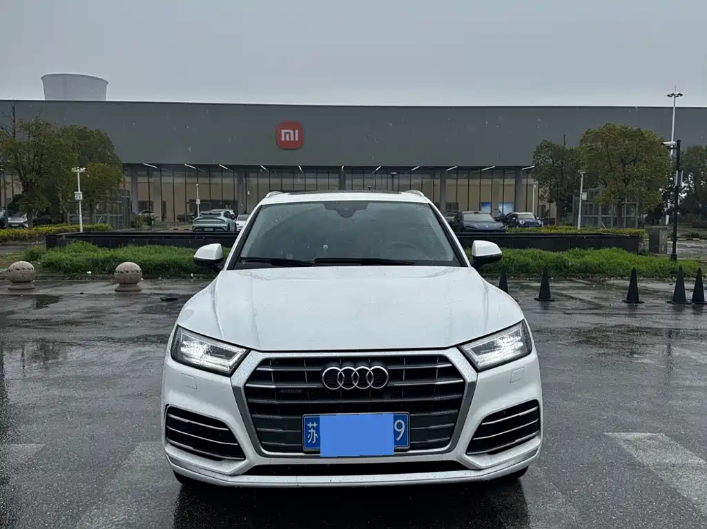 Audi Q5L 2020 40 TFSI enjoys fashionable style купить на сайте DeffCars