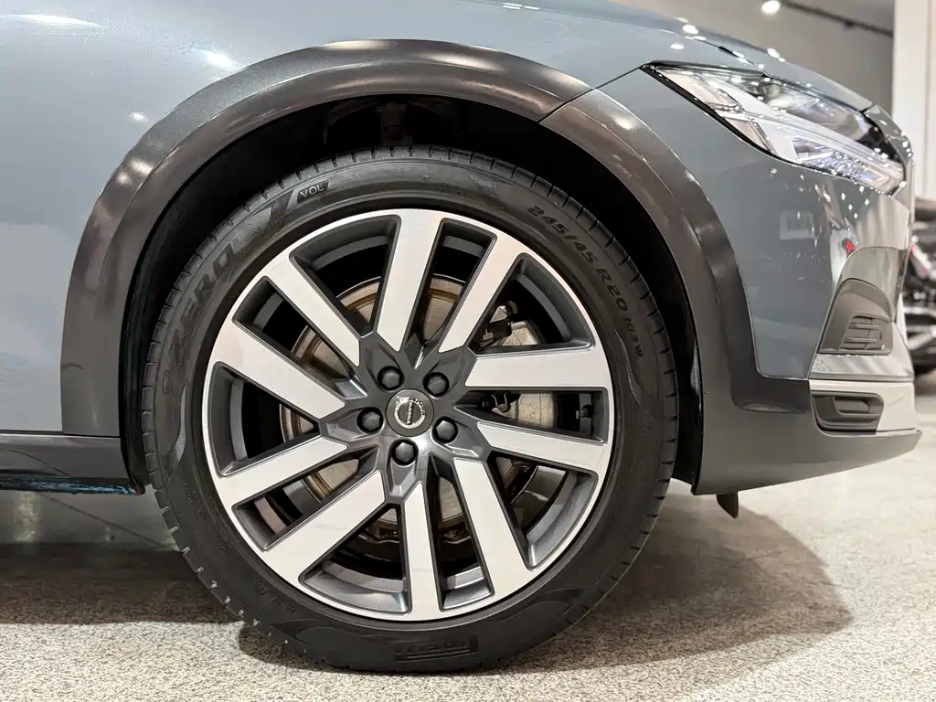 Volvo V90 2022 Cross Country B5 AWD Zhiyuan Edition купить на сайте DeffCars