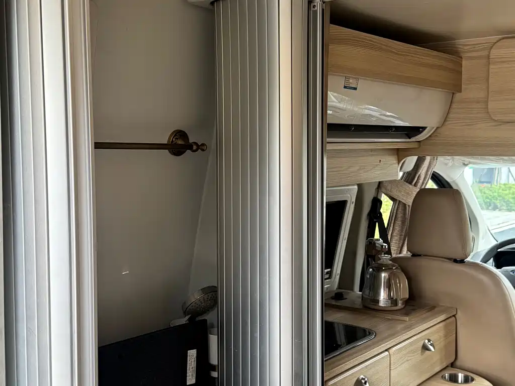 Transit 2019 2.0T gasoline automatic multi-functional commercial vehicle with central axle, mid-roof, 6-seater National VI купить на сайте DeffCars