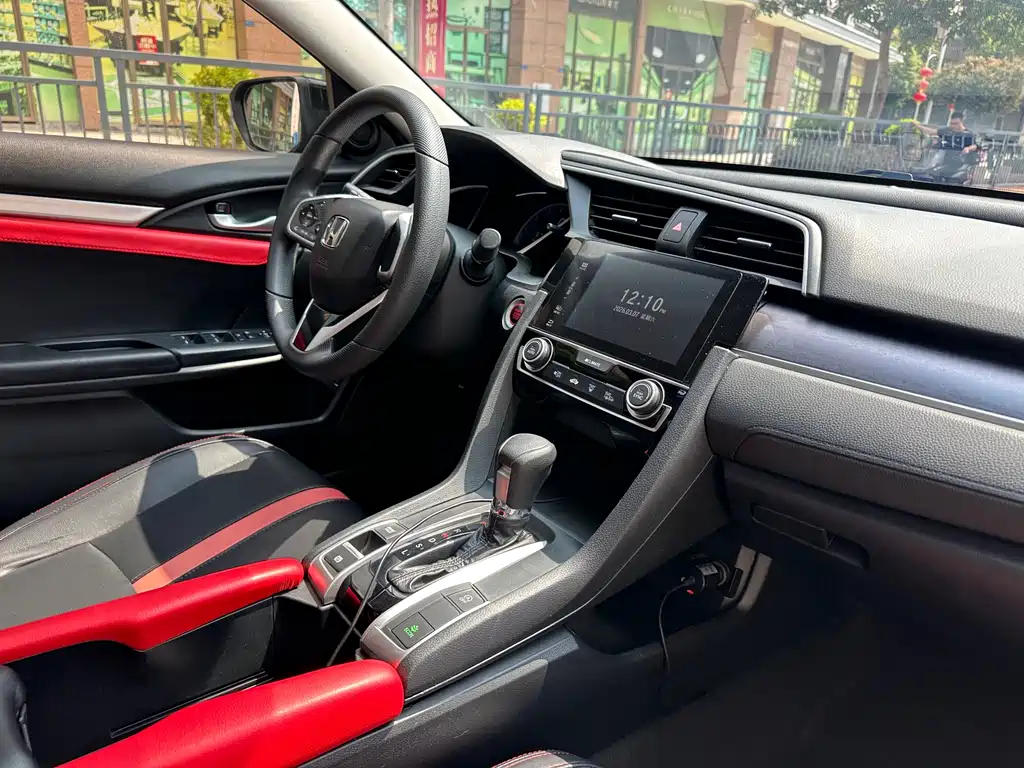Civic 2016 220TURBO CVT Deluxe Edition купить на сайте DeffCars