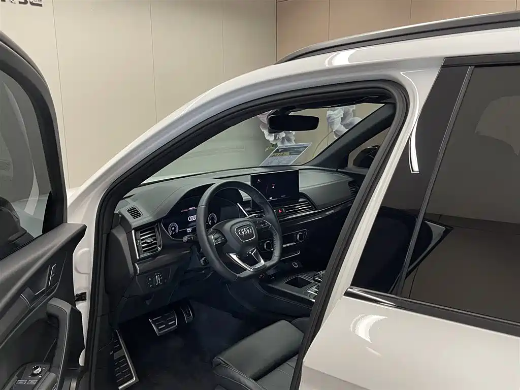 Audi Q5L 2024 40 TFSI luxury and dynamic model купить на сайте DeffCars