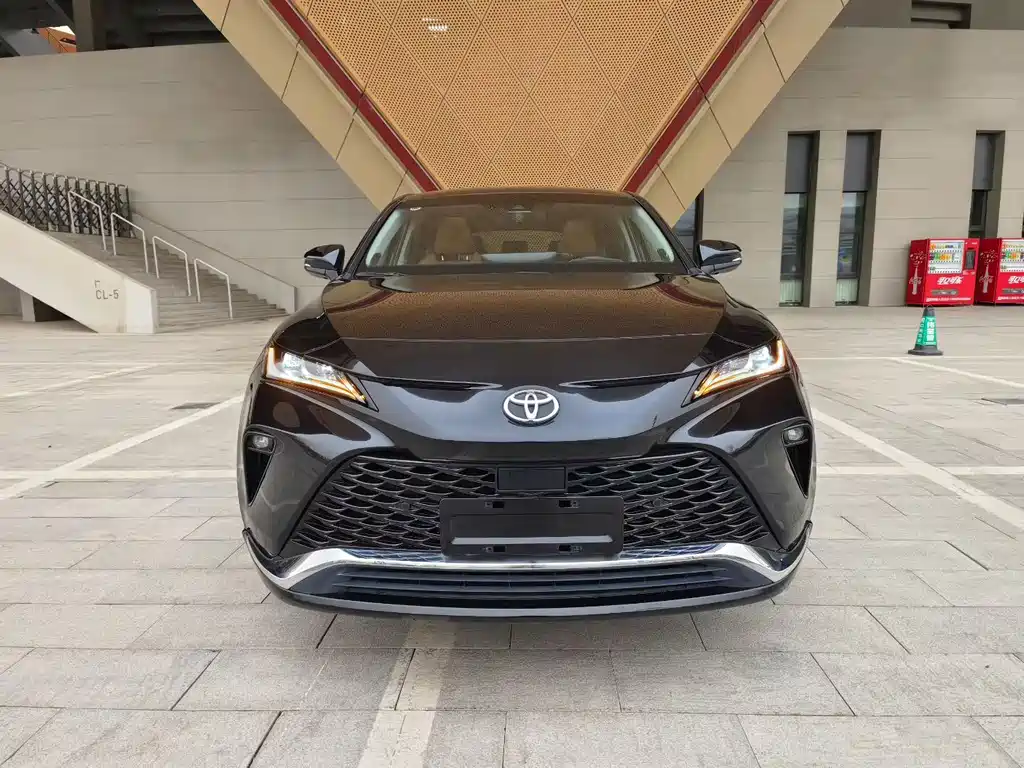Vesa 2022 2.0L CVT two-wheel drive premium version купить на сайте DeffCars