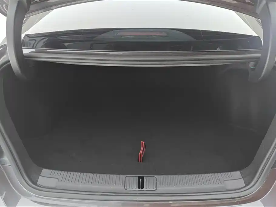 MG5 2023 180DVVT CVT Deluxe Edition купить на сайте DeffCars