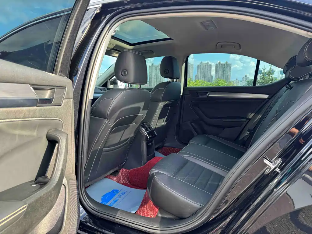 Superb 2023 facelift TSI280 DSG exclusive version купить на сайте DeffCars