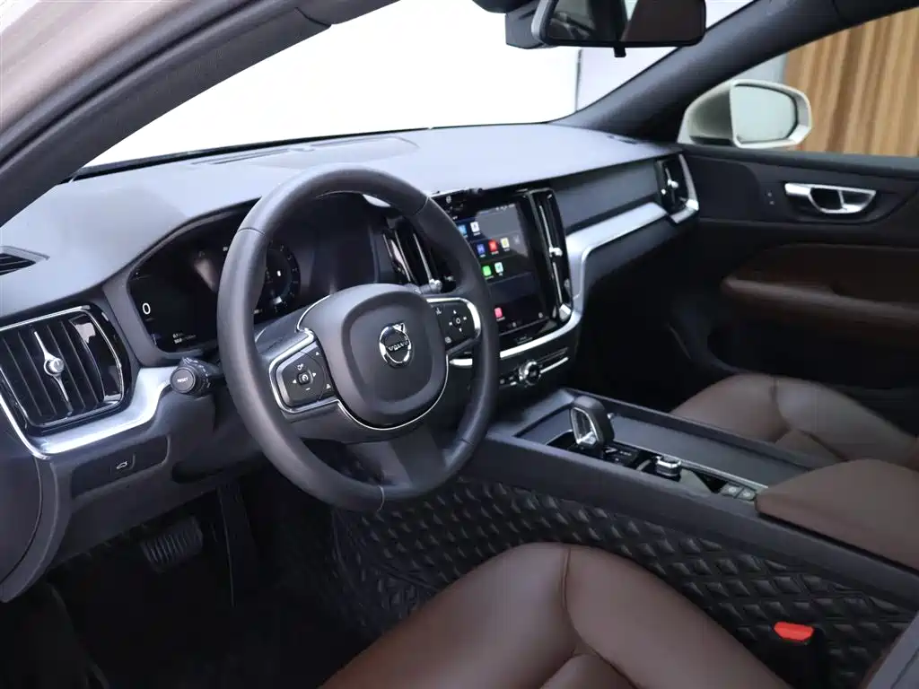 Volvo S60 2023 B4 Zhiyi Luxury Edition купить на сайте DeffCars