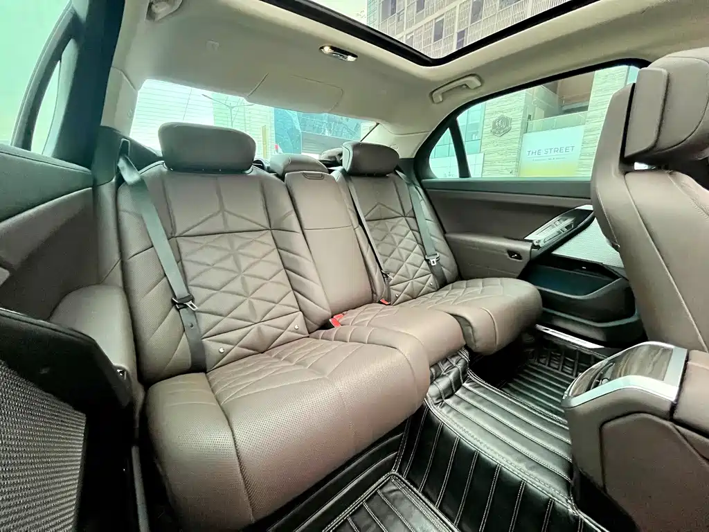 BMW 7 Series 2023 735Li M Sports Package купить на сайте DeffCars