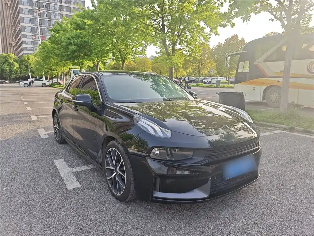 Lynk & Co 03 2021 1.5TD DCT Champion Edition купить на сайте DeffCars