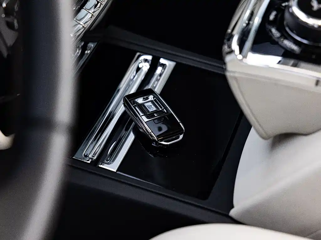 Phantom 2018 6.7T long wheelbase version купить на сайте DeffCars