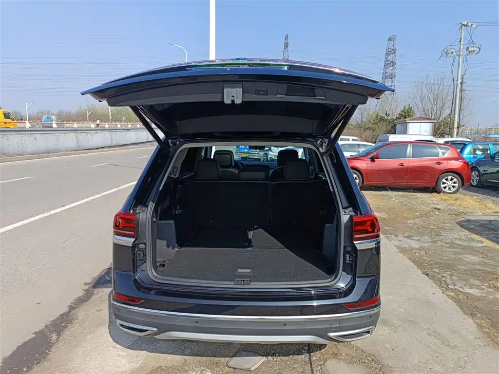 Touron 2024 380TSI four-wheel drive luxury version купить на сайте DeffCars