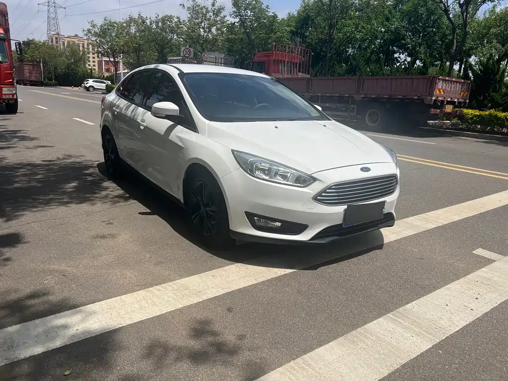 Focus 2017 Sedan 1.6L Automatic Comfort Smart Mobility Edition купить на сайте DeffCars