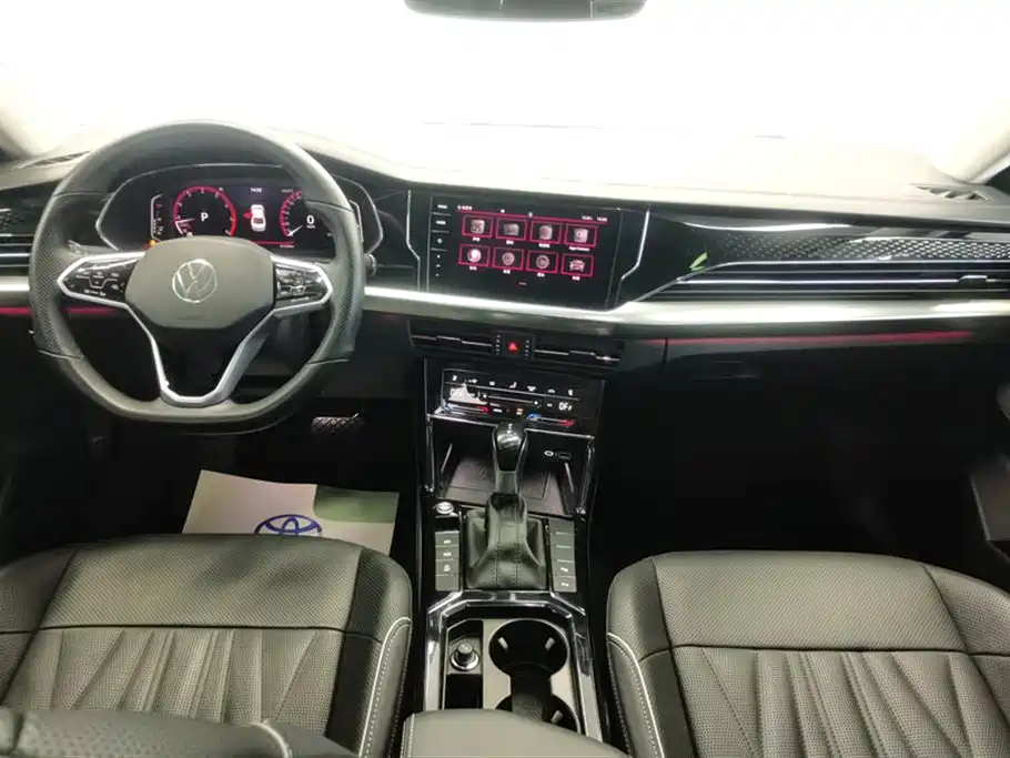 Passat 2022 330TSI Deluxe Edition купить на сайте DeffCars