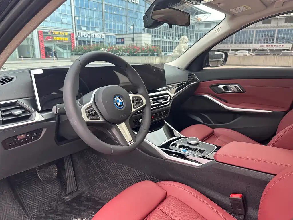 BMW i3 2024 eDrive 35 L купить на сайте DeffCars