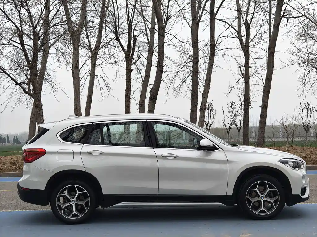 BMW X1 2019 sDrive18Li Exclusive Model купить на сайте DeffCars