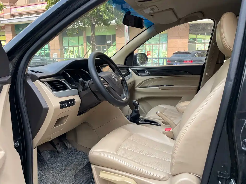 Baojun 730 2016 1.5L manual comfort type 7 seats National V купить на сайте DeffCars