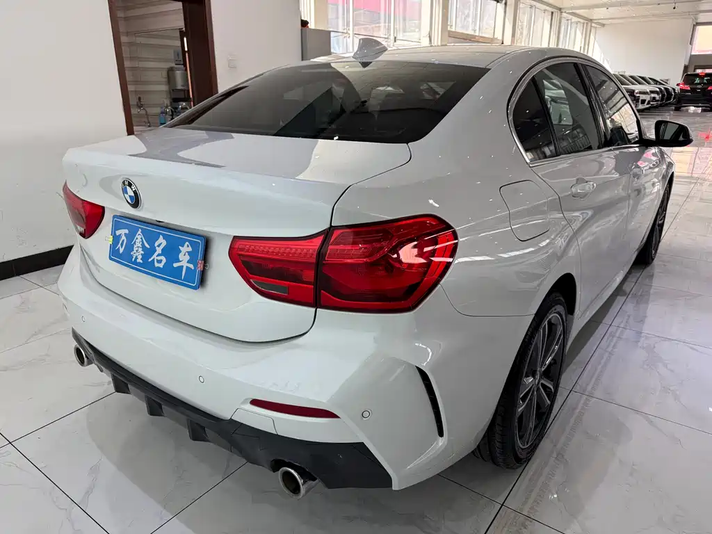 BMW 1 Series 2021 120i M Sports Edition купить на сайте DeffCars
