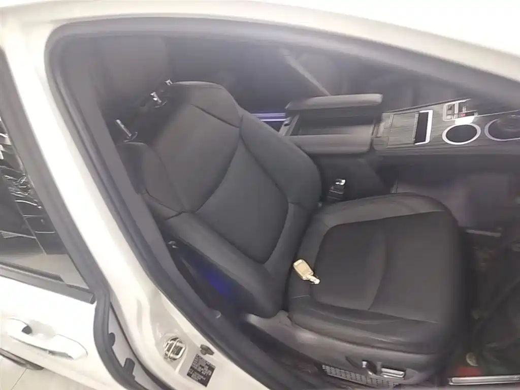 SIENNA 2023 2.5L Hybrid Premium Edition купить на сайте DeffCars