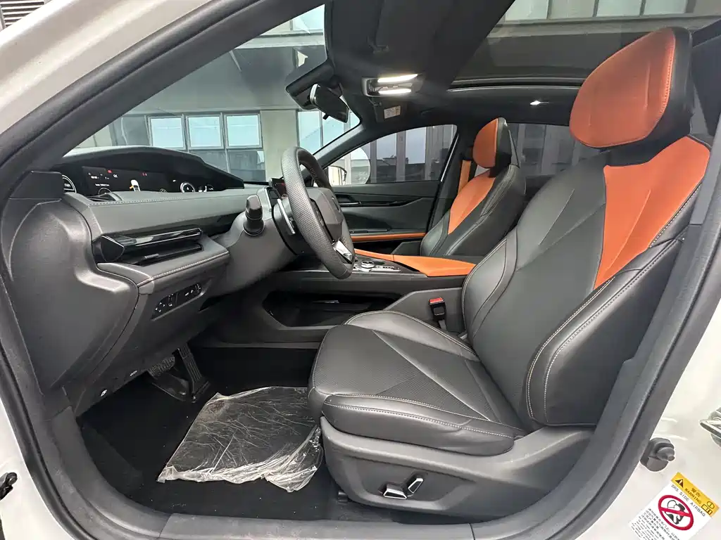 Changan UNI-V 2022 1.5T premium model купить на сайте DeffCars