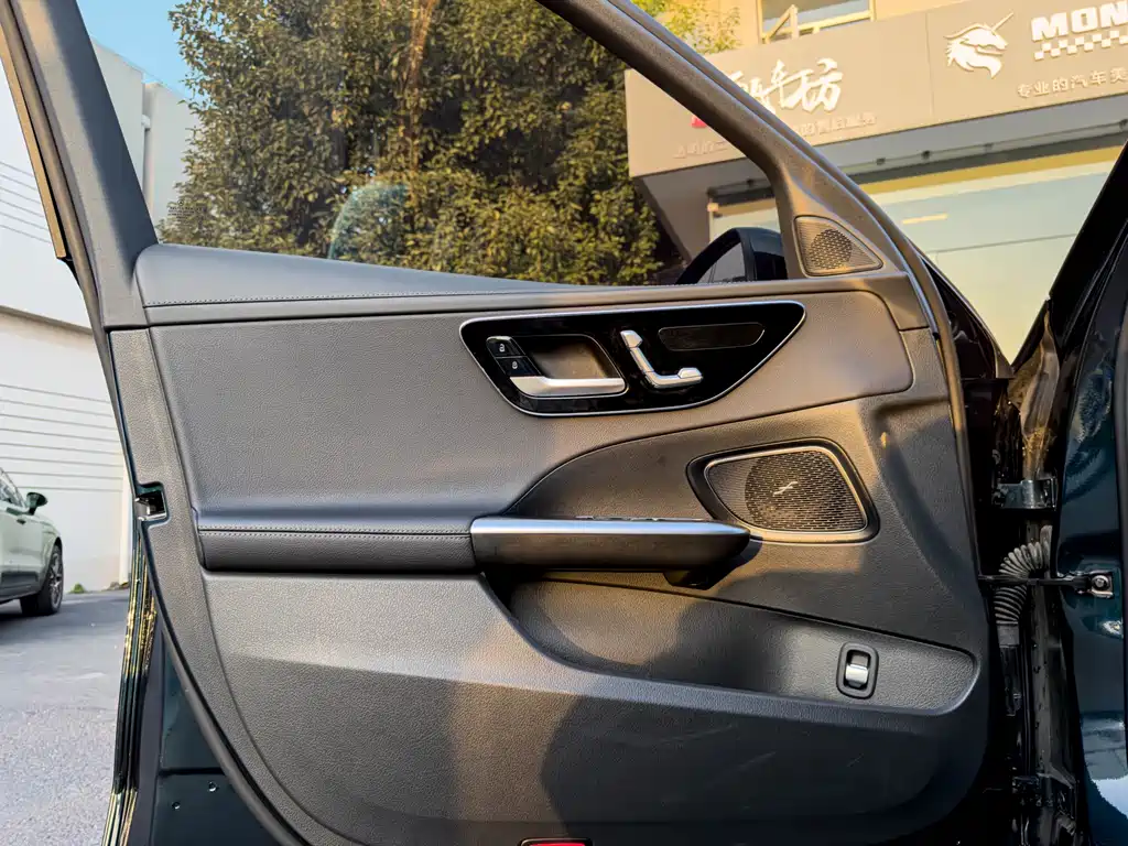 Mercedes-Benz C-Class 2023 facelift C 200 L sports version купить на сайте DeffCars