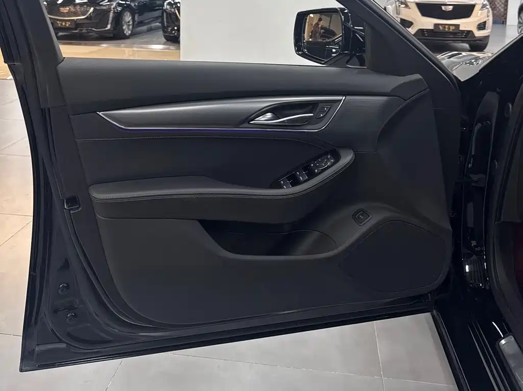 Cadillac CT5 2024 28T Luxury Pro купить на сайте DeffCars