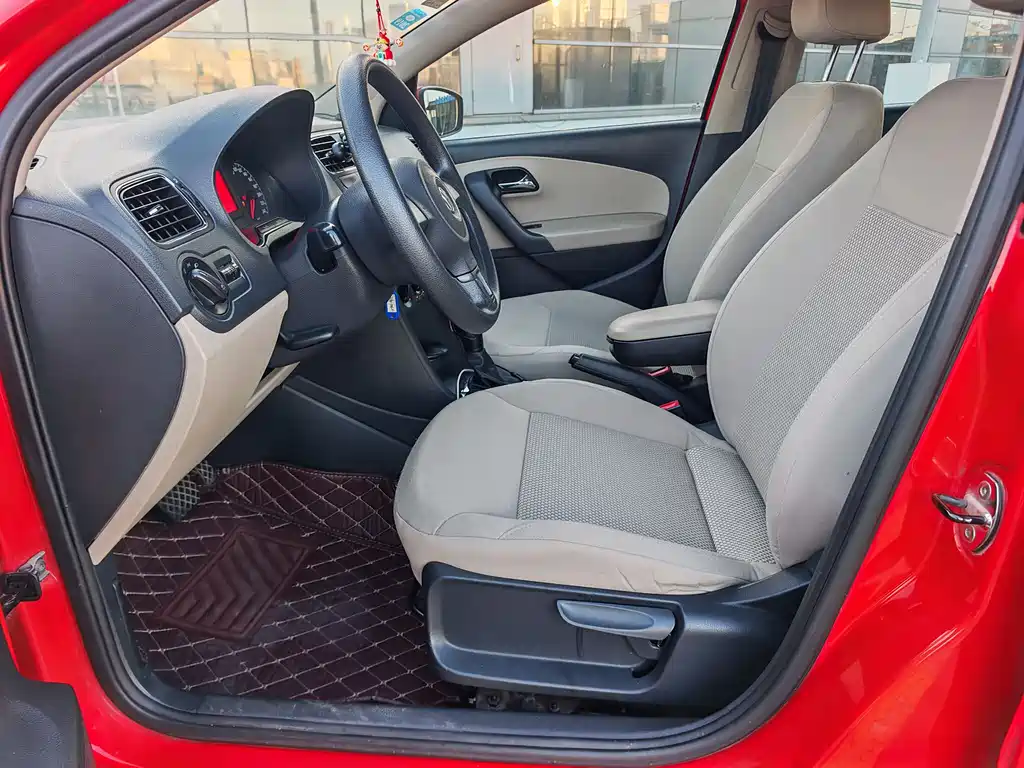 Polo 2013 1.6L automatic comfort version купить на сайте DeffCars
