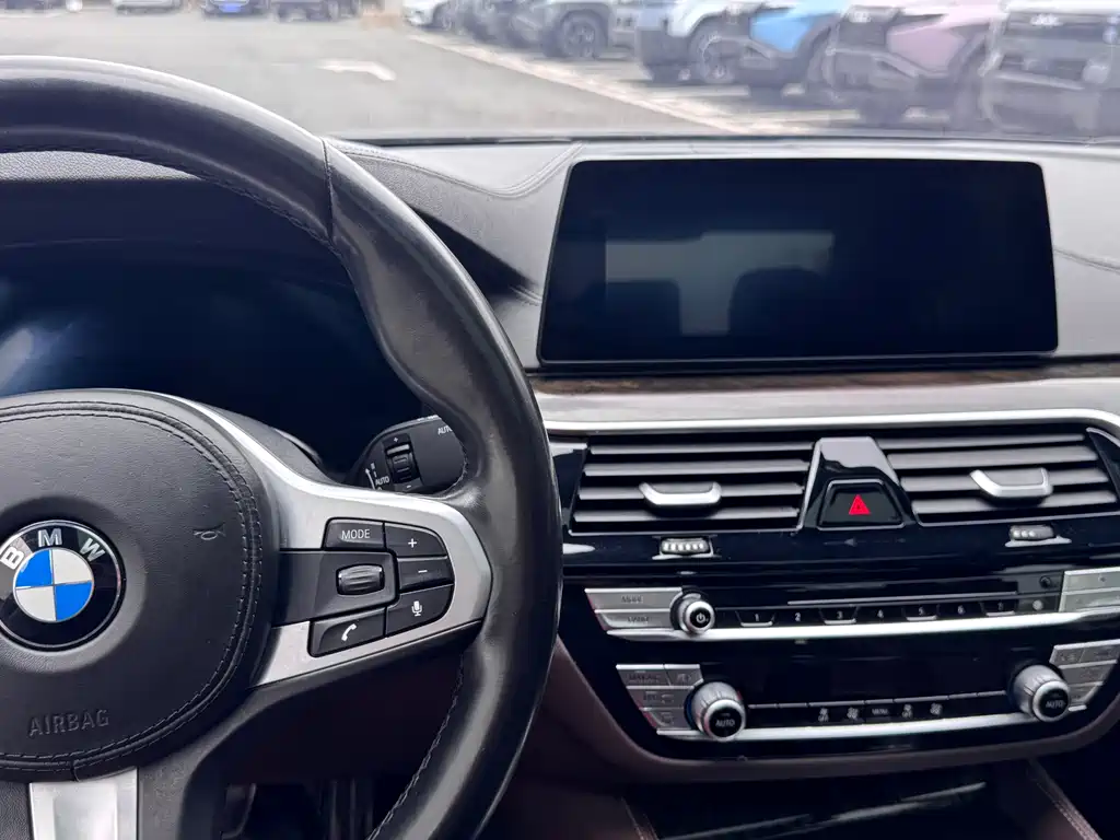 BMW 5 Series 2018 525Li Luxury Package купить на сайте DeffCars