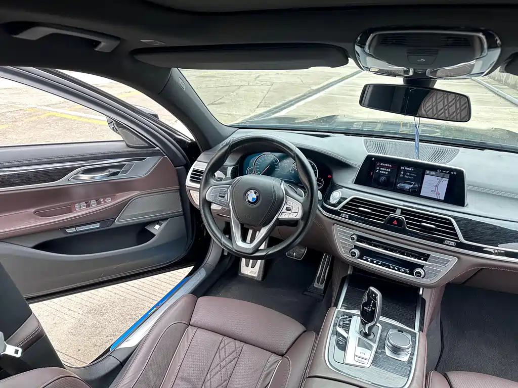 BMW 7 Series 2018 740Li Leading M Sports Package купить на сайте DeffCars