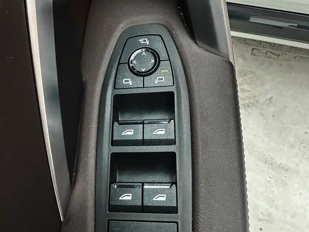 BMW X1 2023 sDrive20Li X Design Package купить на сайте DeffCars
