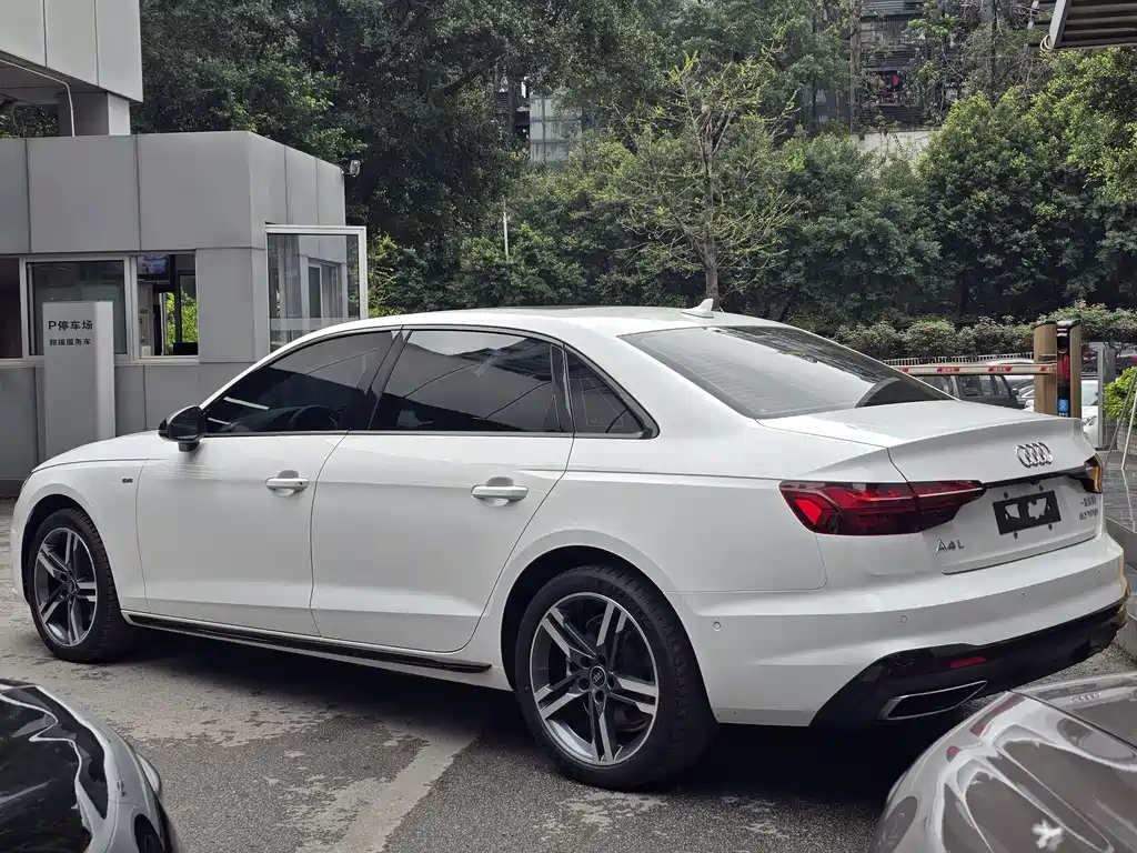 Audi A4L 2023 40 TFSI luxury and dynamic model купить на сайте DeffCars