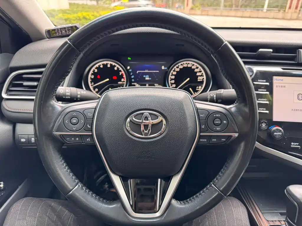 Camry 2018 2.5G Deluxe Edition купить на сайте DeffCars