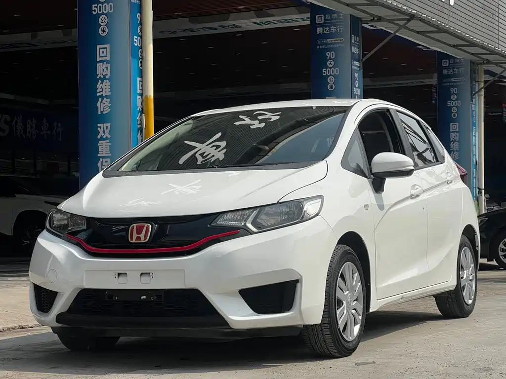 Fit 2016 1.5L LX manual comfort model купить на сайте DeffCars