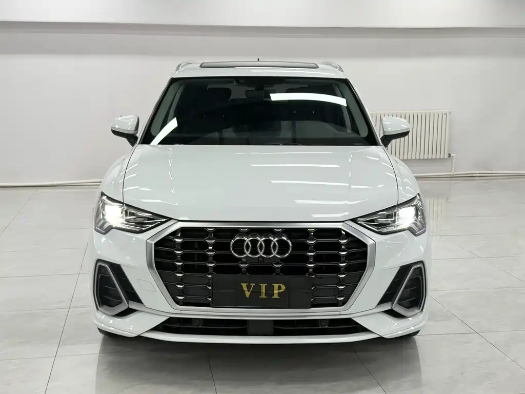 Audi Q3 2022 35 TFSI Fashionable and Dynamic купить на сайте DeffCars