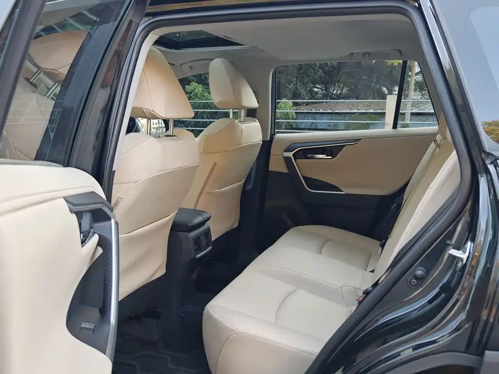 RAV4 Rongfang 2021 2.0L CVT two-wheel drive fashion version купить на сайте DeffCars