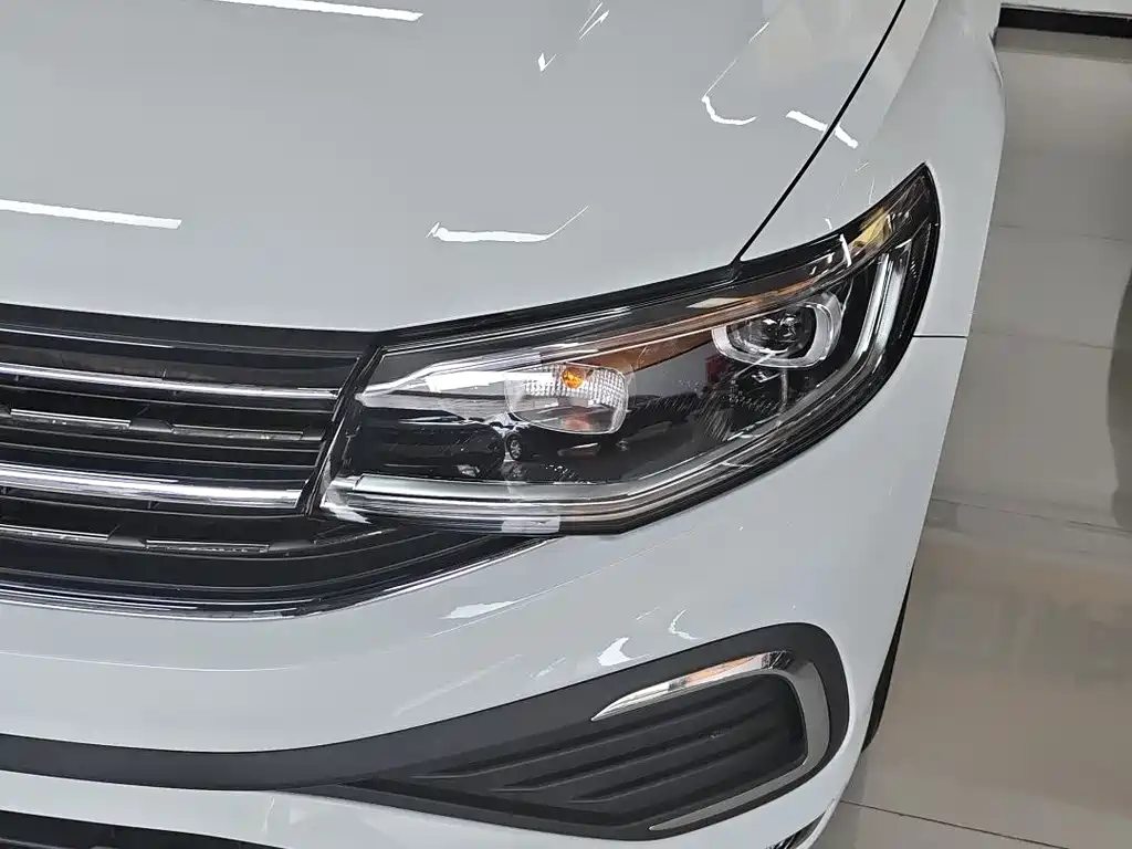 Bora 2025 200TSI DSG Yue Xing Navigation Edition купить на сайте DeffCars