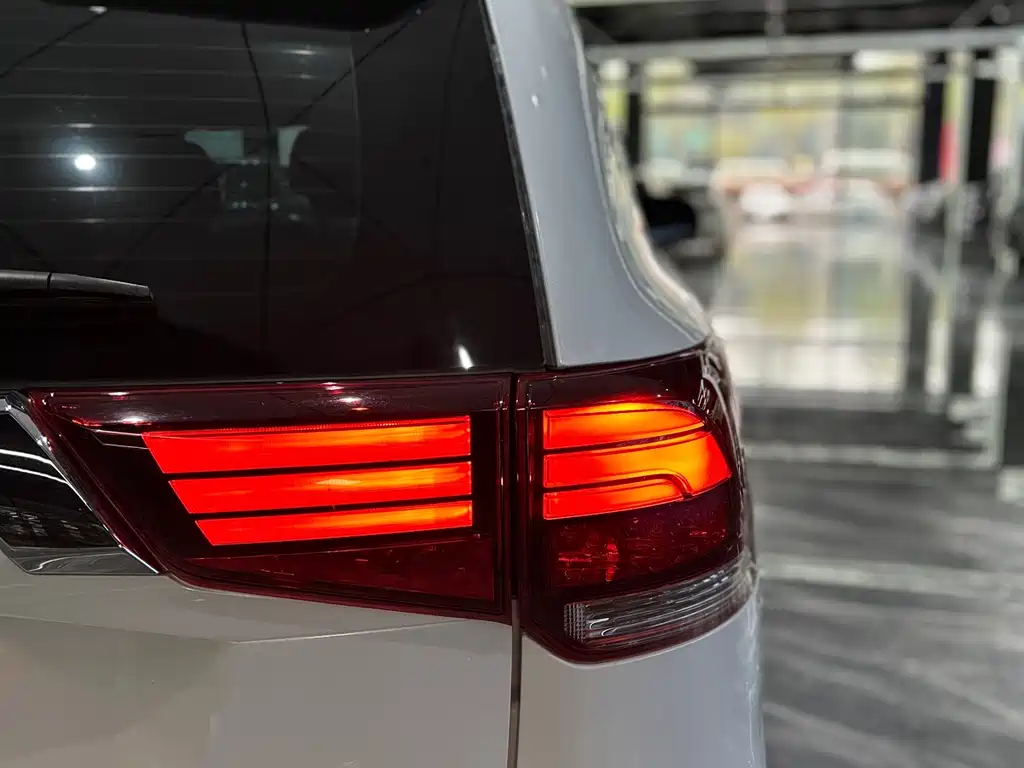 Outlander 2021 facelift 2.0L 2WD smooth version 5 seats купить на сайте DeffCars