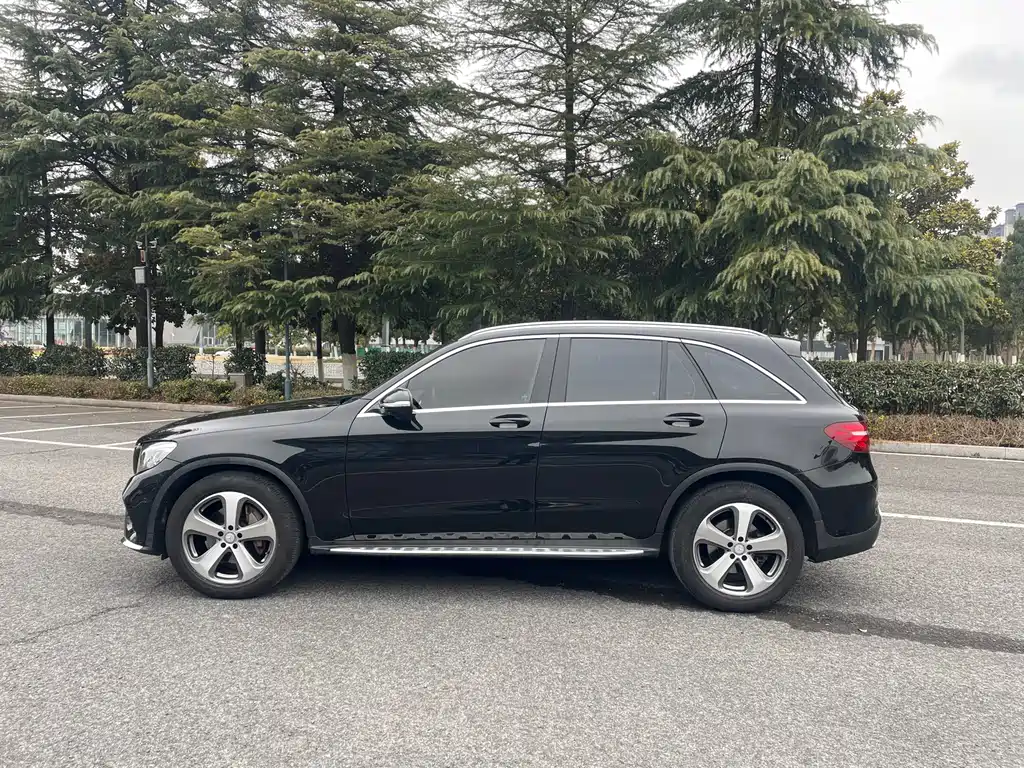 Mercedes-Benz GLC 2017 GLC 300 4MATIC Dynamic купить на сайте DeffCars