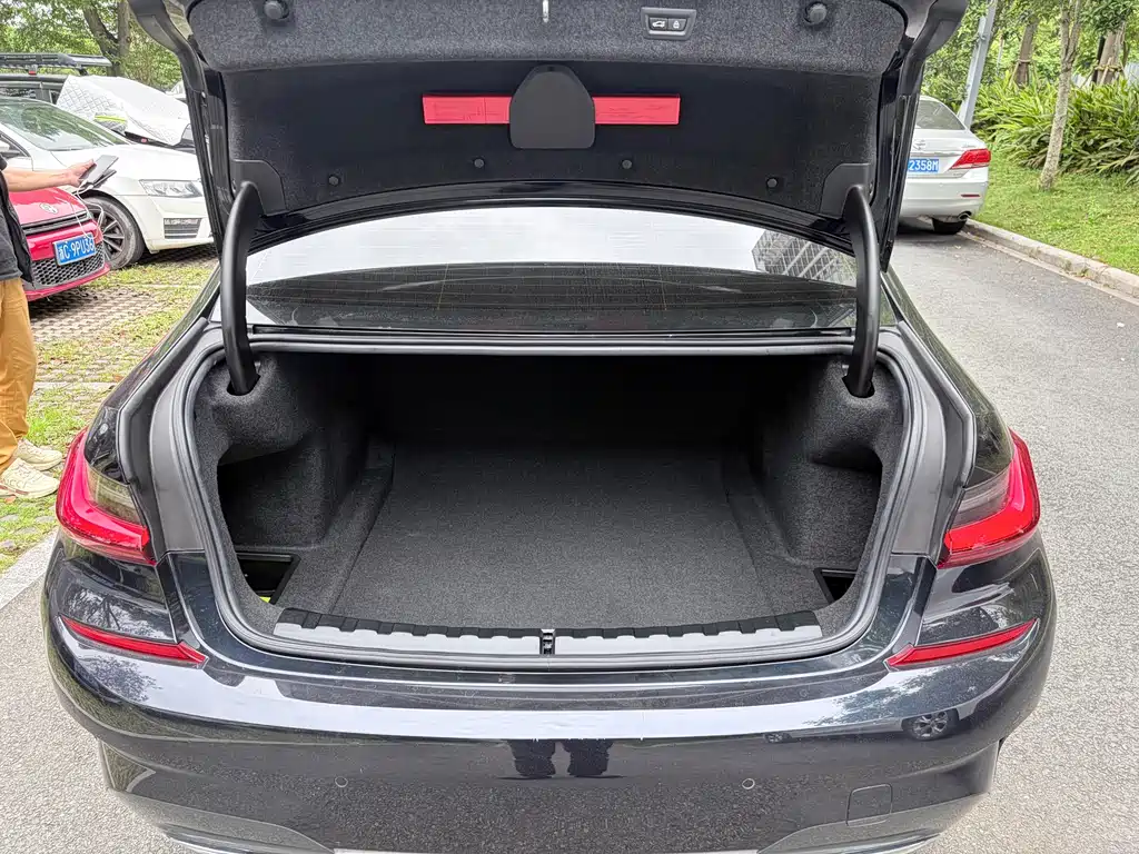BMW 3 Series 2022 325i M Sports Package купить на сайте DeffCars