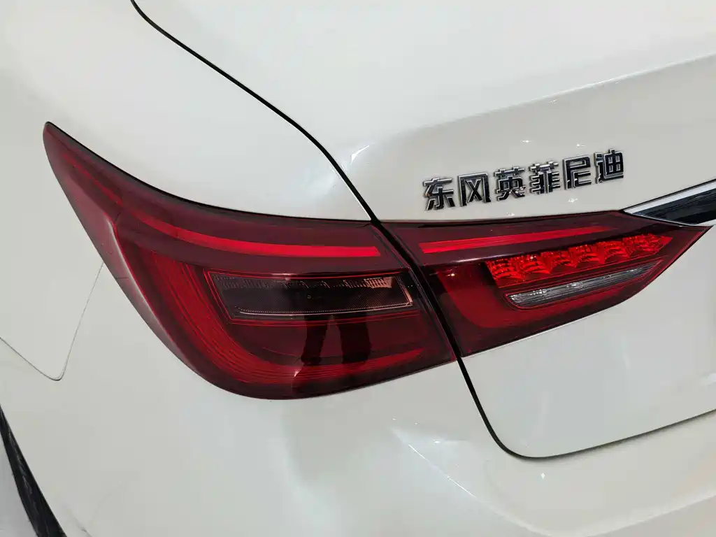 Infiniti Q50L 2018 2.0T Comfort Edition National VI купить на сайте DeffCars