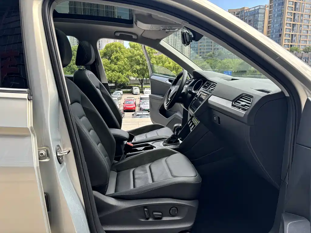 Tiguan L plug-in hybrid 2019 430PHEV hybrid luxury version купить на сайте DeffCars