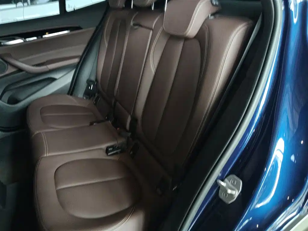 BMW X2 2020 sDrive25i Leading M Off-Road Package купить на сайте DeffCars