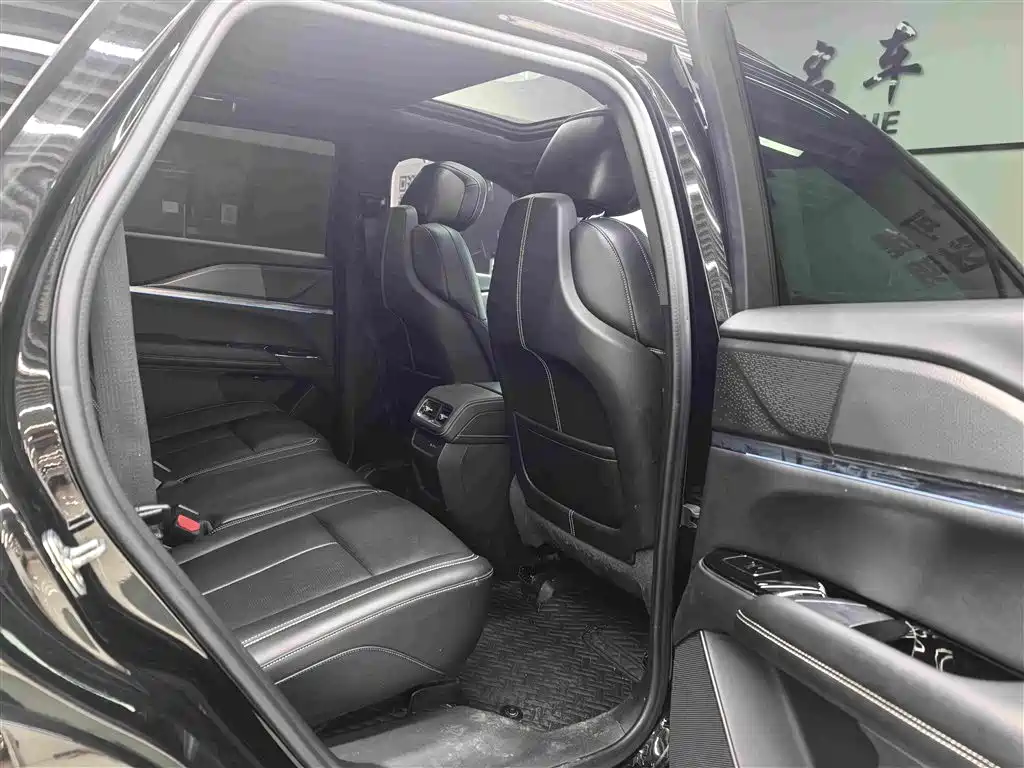 Cadillac XT5 2025 2.0T Luxury Edition купить на сайте DeffCars