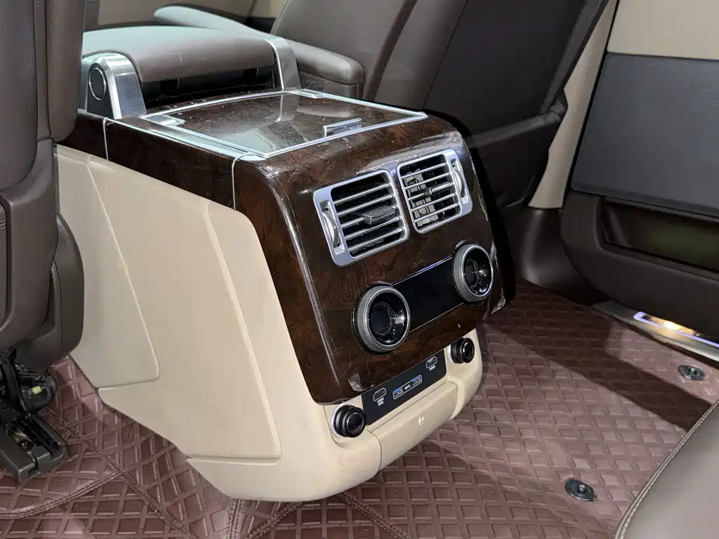 Range Rover 2021 3.0 L6 Legend Extended Classic Edition купить на сайте DeffCars