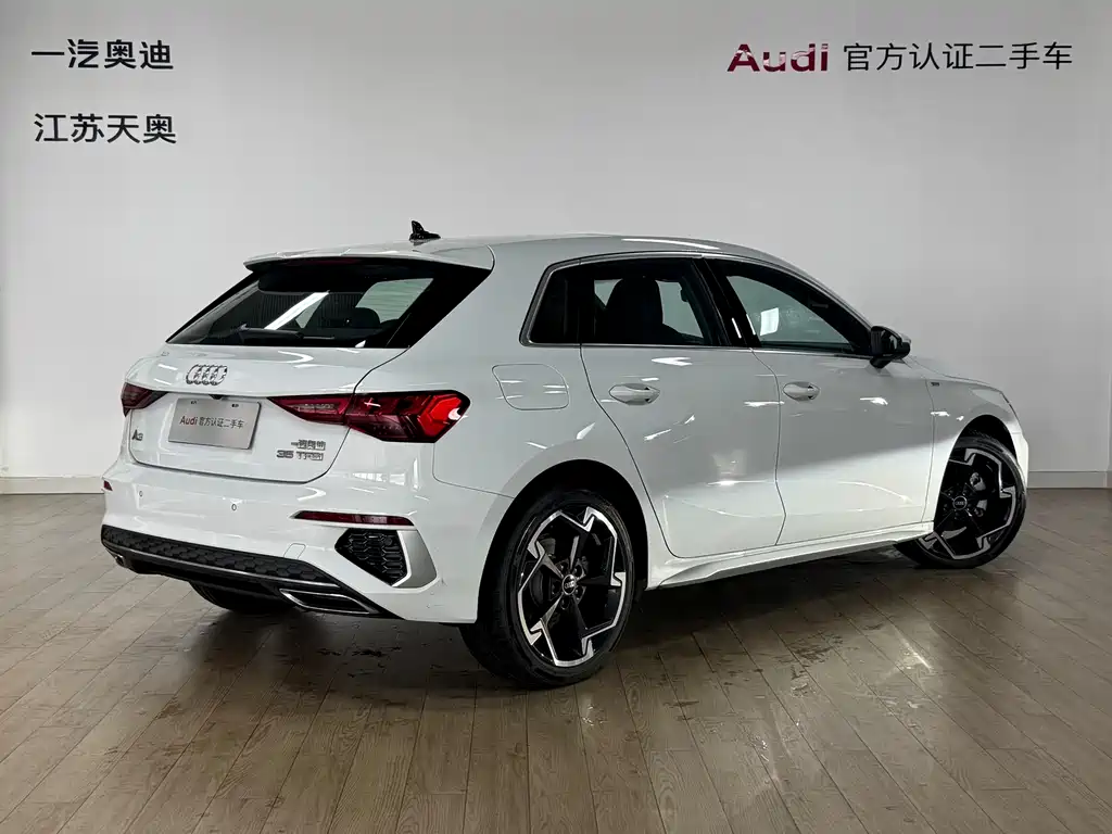 Audi A3 2024 Sportback 35 TFSI luxury sports model купить на сайте DeffCars