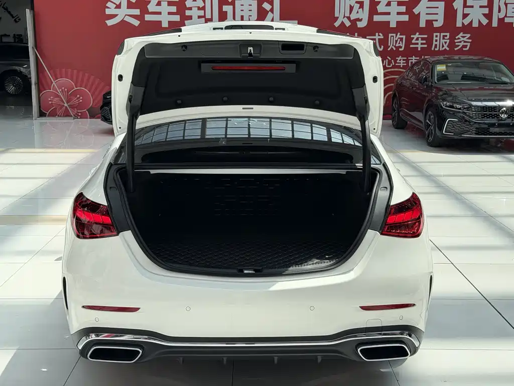 Mercedes-Benz C-Class New Energy 2024 Model C 350 eL купить на сайте DeffCars