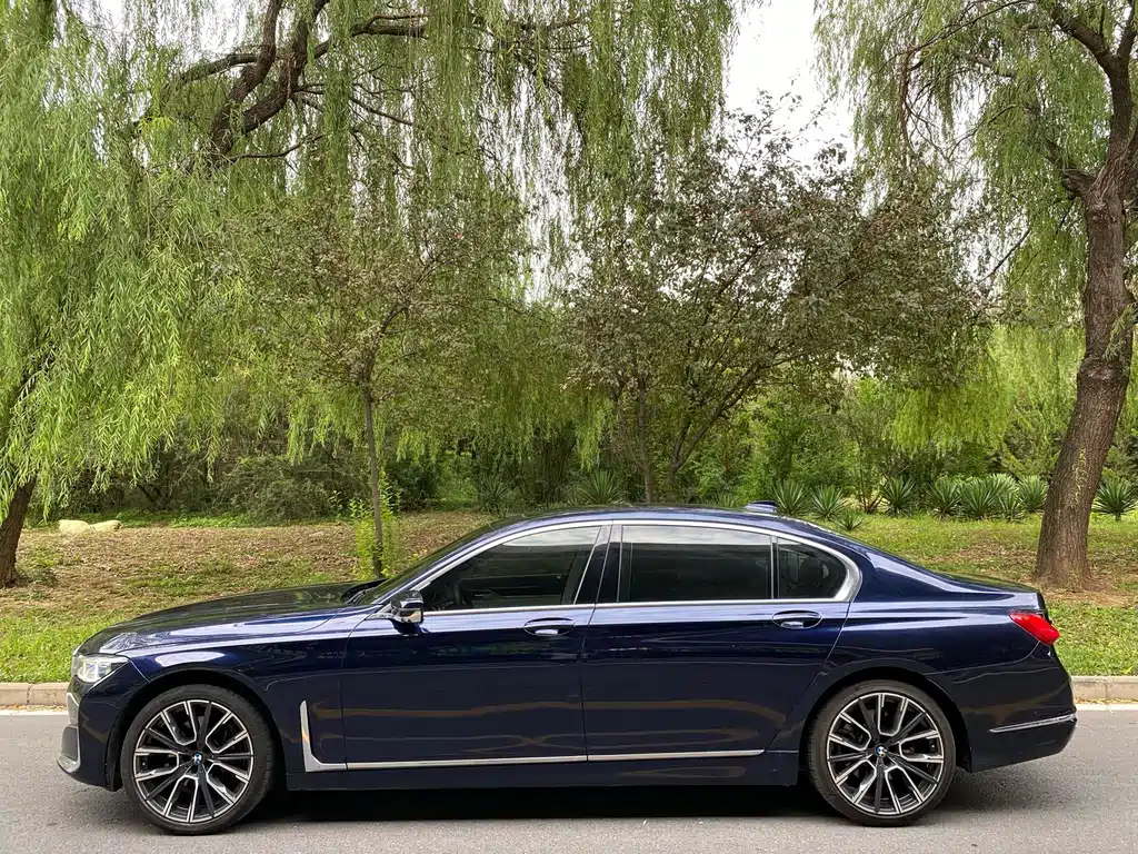 BMW 7 Series 2022 740Li xDrive Executive Luxury Package купить на сайте DeffCars