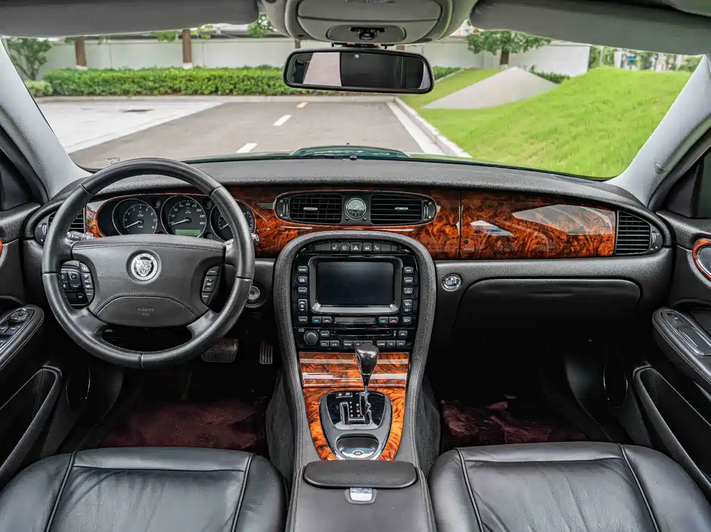 Jaguar XJ 2007 XJ6L 3.0 Royal Extended Edition купить на сайте DeffCars