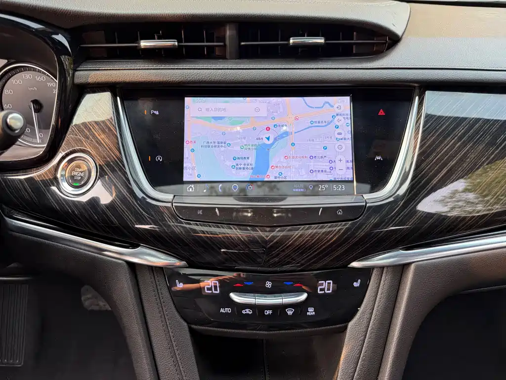 Cadillac XT6 2022 2.0T six-seat two-wheel drive luxury model купить на сайте DeffCars